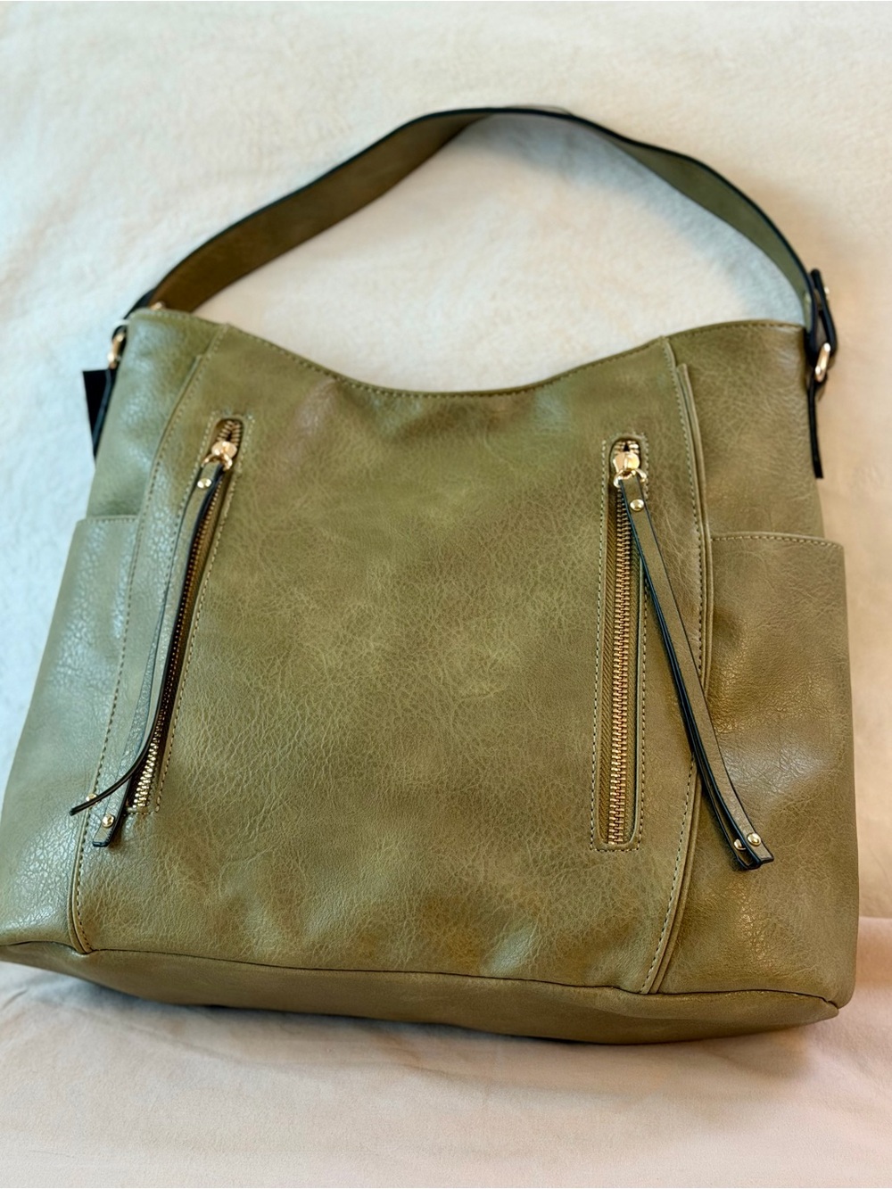 Le Mila NWT Olive Green Vegan Leather Hobo Bag with Front Zip Pocket - Picture 3 of 11